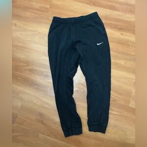 black Nike Club Fleece jogger sweatpants Size M